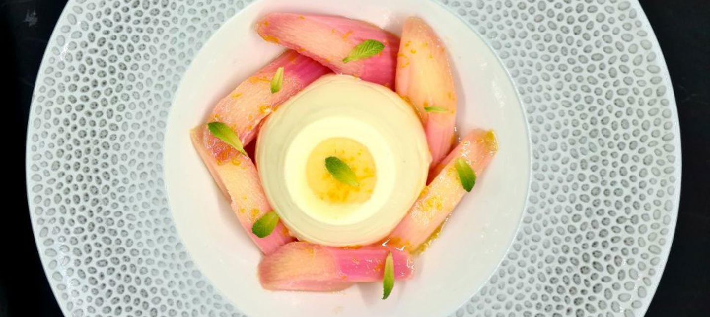 rhubarb-seasonal-ingredient-for-april.jpg